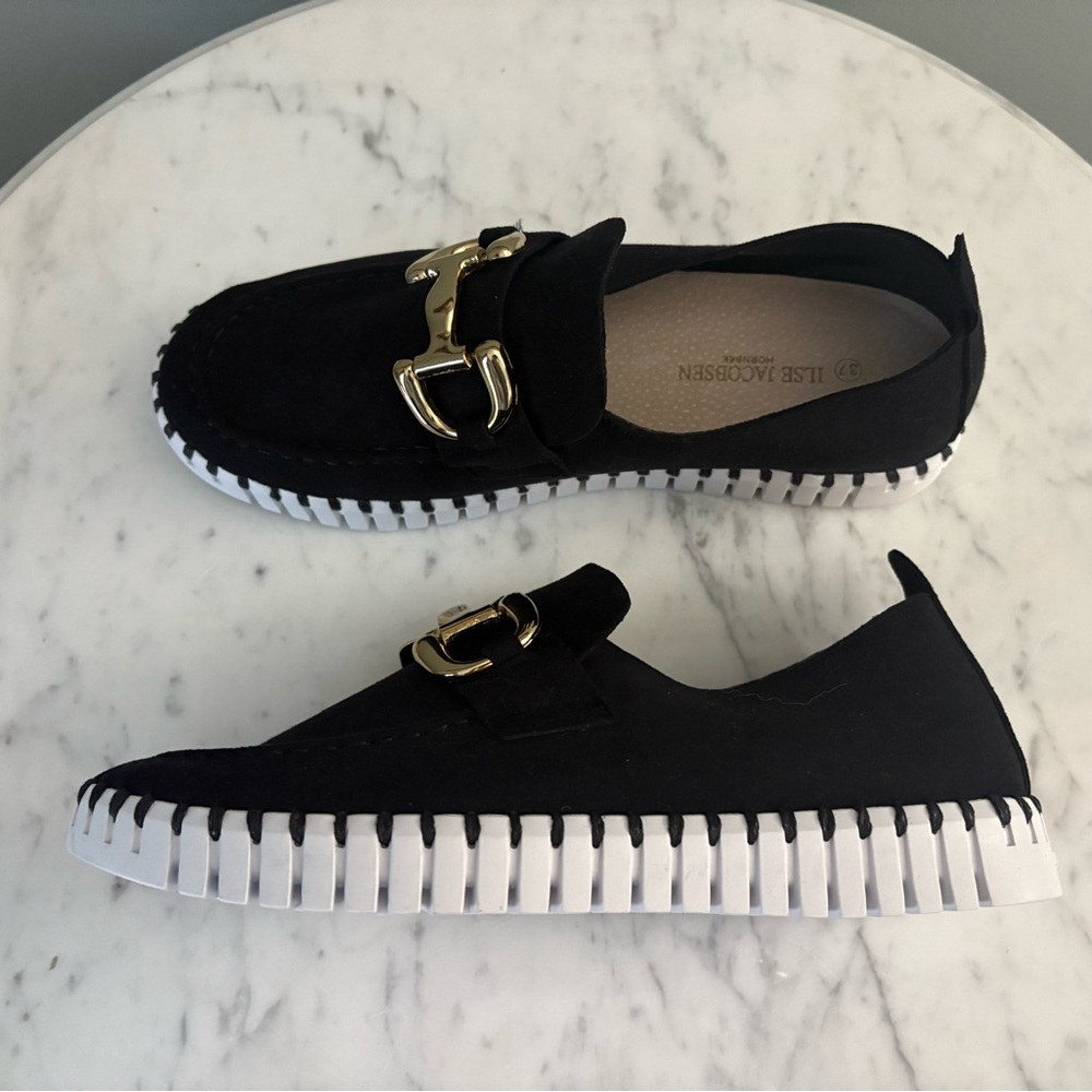 Ilse Jacobsen Tulip Black Loafers with Gold Buckles Size 37